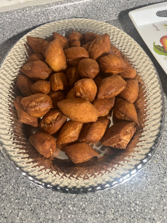 4 mandazi